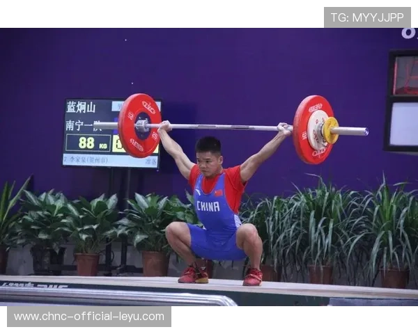 举重俱乐部完善青少年训练的阶段性考核与反馈体系，举重队训练